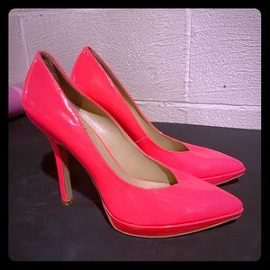8.5 hot pink heels. Nine West.